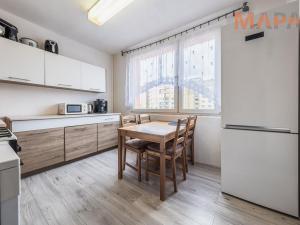 Prodej bytu 2+1, Chomutov, Dřínovská, 61 m2