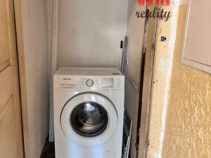 Pronájem bytu 1+kk, Karlovy Vary - Doubí, K Linhartu, 24 m2