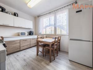 Prodej bytu 2+1, Chomutov, Dřínovská, 61 m2