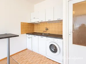 Pronájem bytu 1+kk, Praha - Záběhlice, Jahodová, 33 m2