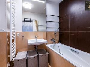 Prodej bytu 2+kk, Praha - Hlubočepy, Chlupáčova, 53 m2