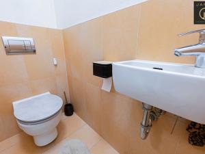 Prodej bytu 2+kk, Praha - Hlubočepy, Chlupáčova, 53 m2