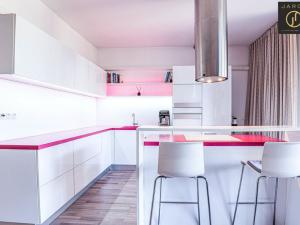 Prodej bytu 2+kk, Praha - Hlubočepy, Chlupáčova, 53 m2