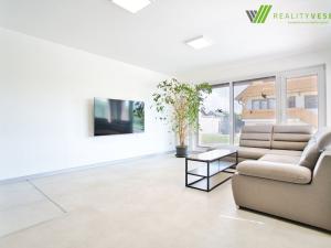 Prodej rodinného domu, Lužice, 190 m2