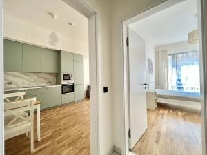 Pronájem bytu 2+kk, Praha - Smíchov, Grafická, 58 m2