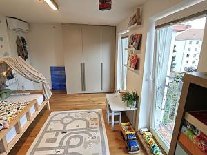 Prodej bytu 4+kk, Praha, Na hroudě, 90 m2