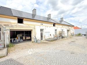 Prodej výrobních prostor, Tavíkovice, 2425 m2