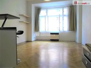 Pronájem bytu 1+kk, Praha - Vinohrady, Kolínská, 33 m2