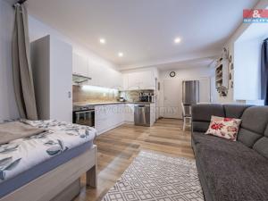 Prodej bytu 2+kk, Bělá pod Bezdězem, Masarykovo náměstí, 54 m2