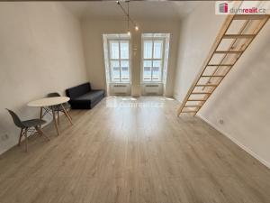 Pronájem bytu 1+kk, Praha - Smíchov, Na Valentince, 48 m2