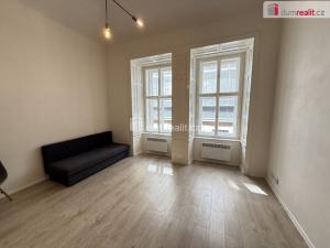 Pronájem bytu 1+kk, Praha - Smíchov, Na Valentince, 48 m2