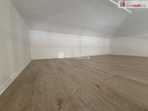 Pronájem bytu 1+kk, Praha - Smíchov, Na Valentince, 48 m2