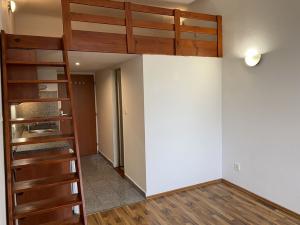 Pronájem bytu 1+kk, Praha - Vysočany, Freyova, 20 m2