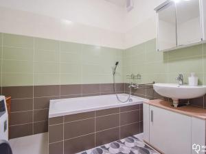 Pronájem bytu 2+kk, Olomouc, Jeremiášova, 64 m2