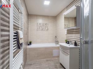 Prodej bytu 4+kk, Meziboří, J. A. Komenského, 64 m2
