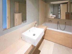 Pronájem bytu 2+kk, Praha - Karlín, Rohanské nábřeží, 80 m2