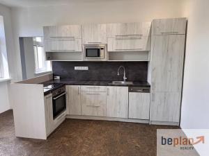 Prodej bytu 1+1, Karlovy Vary, Jabloňová, 49 m2
