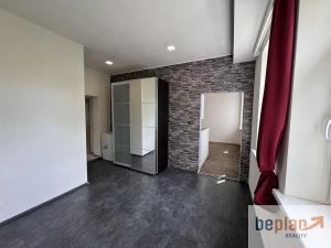 Prodej bytu 1+1, Karlovy Vary, Jabloňová, 49 m2