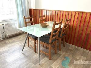 Pronájem bytu 2+1, České Budějovice, Dobrovodská, 98 m2