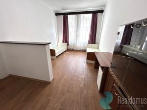 Pronájem bytu 2+1, České Budějovice, Dobrovodská, 98 m2