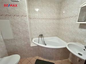 Pronájem bytu 2+kk, Praha - Horní Měcholupy, Ravennská, 43 m2