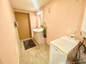 Pronájem bytu 2+1, Olomouc, Neředínská, 77 m2