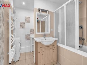 Prodej bytu 3+1, Hradec Králové - Moravské Předměstí, Sekaninova, 74 m2