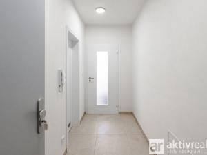 Pronájem bytu 1+kk, Ovčáry, Na Bulánce, 30 m2