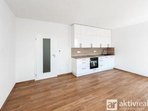 Pronájem bytu 1+kk, Ovčáry, Na Bulánce, 32 m2
