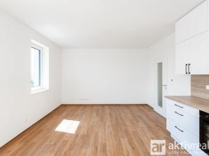 Pronájem bytu 1+kk, Ovčáry, Na Bulánce, 32 m2