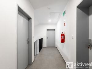 Pronájem bytu 1+kk, Ovčáry, Na Bulánce, 32 m2
