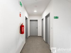 Pronájem bytu 1+kk, Ovčáry, Na Bulánce, 32 m2
