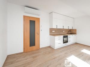 Pronájem bytu 1+kk, Ovčáry, Na Bulánce, 32 m2