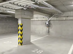 Pronájem garážového stání, Plzeň, Železná, 7671 m2
