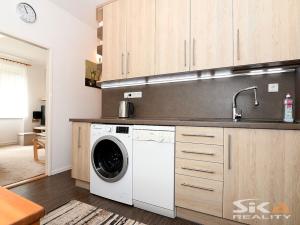 Prodej bytu 2+1, Louny, 28. října, 49 m2