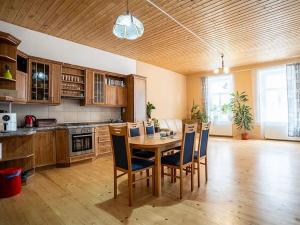 Prodej rodinného domu, Hostinné, Náměstí, 508 m2