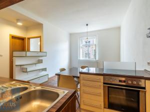 Pronájem bytu 2+kk, Praha - Žižkov, Ježkova, 43 m2
