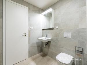 Pronájem bytu 2+kk, Praha - Štěrboholy, K učilišti, 60 m2