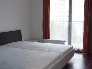 Pronájem bytu 2+kk, Praha - Stodůlky, Jeremiášova, 60 m2