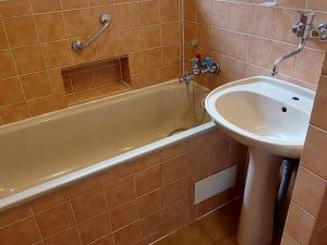 Pronájem bytu 3+1, Valašské Meziříčí - Krásno nad Bečvou, Svěrákova, 98 m2