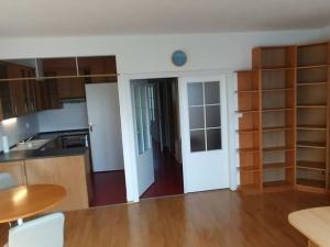 Pronájem bytu 2+kk, Praha - Střížkov, Jitravská, 67 m2