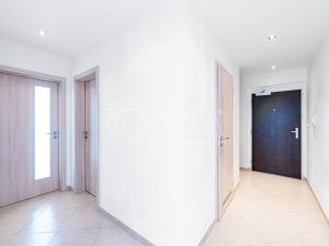 Pronájem bytu 2+kk, Praha - Horní Měcholupy, Modenská, 64 m2
