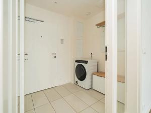 Pronájem bytu 2+kk, Praha - Vršovice, Archangelská, 56 m2
