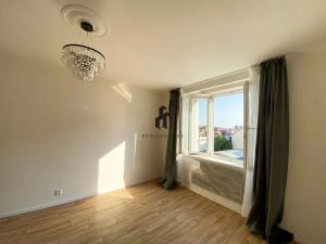 Pronájem bytu 2+kk, Praha - Žižkov, Radhošťská, 50 m2