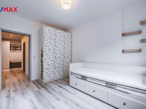 Pronájem bytu 3+kk, Praha - Strašnice, Krupská, 55 m2