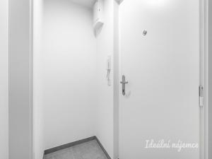 Pronájem bytu 1+kk, Tuchoměřice, V Kněžívce, 22 m2