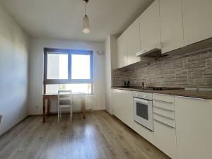 Pronájem bytu 1+kk, Praha - Modřany, Rorýsová, 39 m2