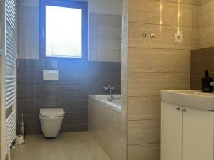 Pronájem bytu 1+kk, Praha - Modřany, Rorýsová, 39 m2