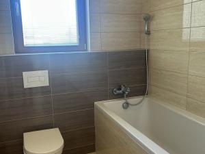 Pronájem bytu 1+kk, Praha - Modřany, Rorýsová, 39 m2