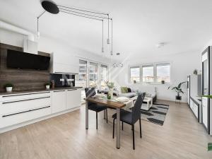 Prodej bytu 4+kk, Praha - Horní Měcholupy, Mantovská, 102 m2